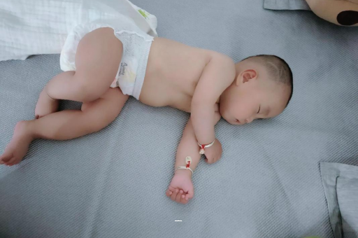 大丰宝宝脚心出汗怎么回事